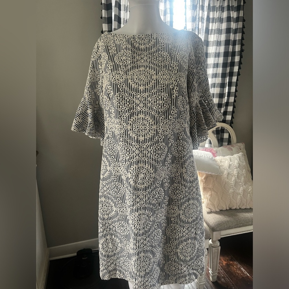 Great Lauren black and white dress